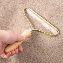 Load image into Gallery viewer, Portable Lint Remover Clothes Fuzz Fabric Shaver Manual Fluff Removing Roller for Sweater Woven Coat Clothes Brush Tool