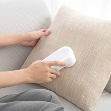 Load image into Gallery viewer, XIAOMI MIJIA Lint Remover Clothes fuzz pellet trimmer machine portable Charge Fabric Shaver Removes for clothes Spools removal