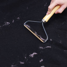 Load image into Gallery viewer, Portable Lint Remover Clothes Fuzz Fabric Shaver Manual Fluff Removing Roller for Sweater Woven Coat Clothes Brush Tool