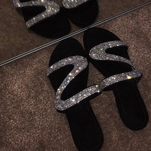 Load image into Gallery viewer, Women Summer Flat Bling Slippers Transparent Soft Jelly Shoes Female Flip Flops Sandals Outdoor Beach Ladies Slides Plus Size
