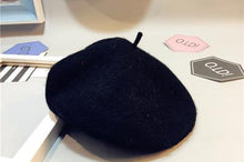 Load image into Gallery viewer, Autumn South Korea Children Baby Hat Beret British Painter Bud Of Pure Wool Cap Korean Tide Newborn Photography Props
