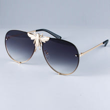 Load image into Gallery viewer, 47850 Luxury Metal Big Bee Pilot Sunglasses Gradient Lenses UV400 Retro Men Women Shades
