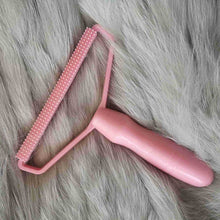 Load image into Gallery viewer, Portable Lint Remover Clothes Fuzz Fabric Shaver Manual Fluff Removing Roller for Sweater Woven Coat Clothes Brush Tool
